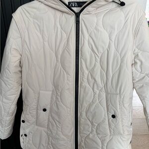 Zara Women’s Off-White Quilted Puffer Jacket